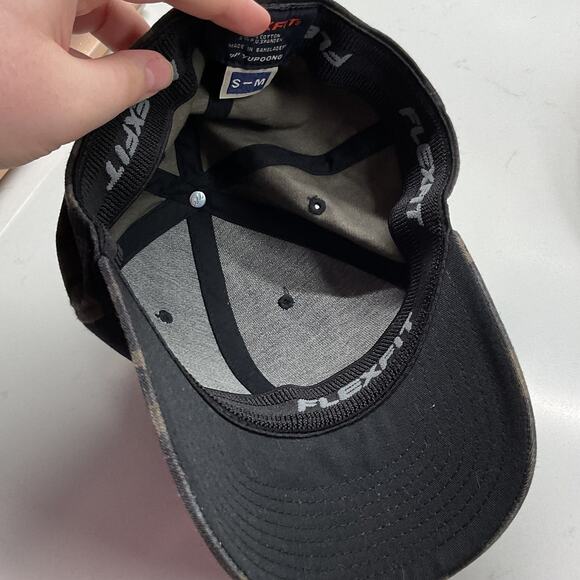 Flex Fit 110 Mens Dark Camo Fitted Baseball Hat - Picture 9 of 11